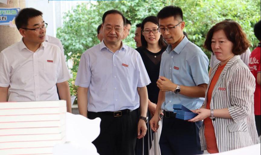 首页>校园动态>正文为强化家校联动实效,构建家庭与学院双向奔赴的